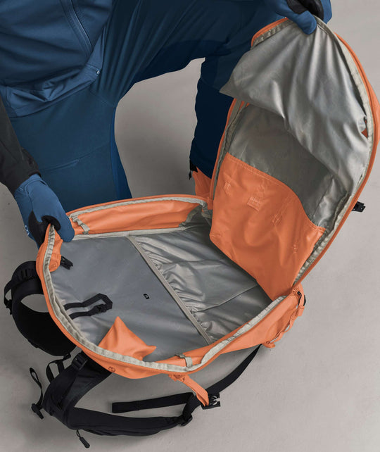 Ortovox Venet Tour 30 Faded Tangerine, comparto principale aperto