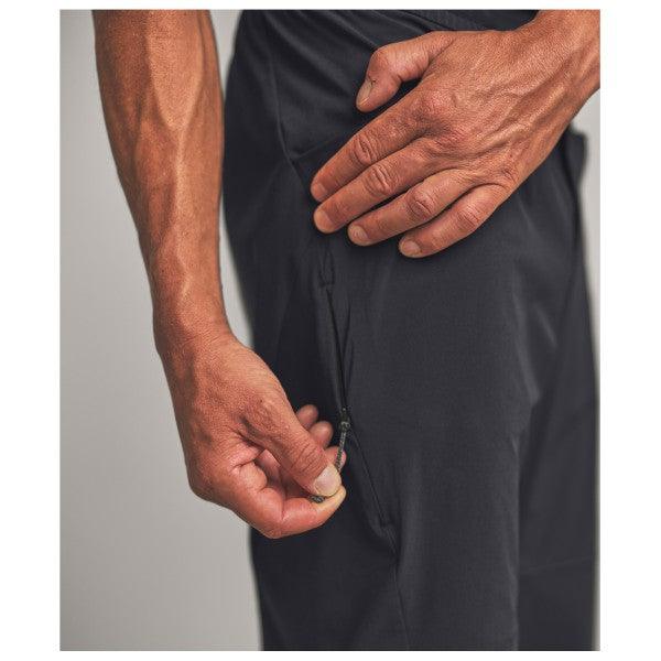Trad Light Pants leggeri e traspiranti per arrampicata alpina con tessuto quadrielastico e protezioni sulle ginocchia