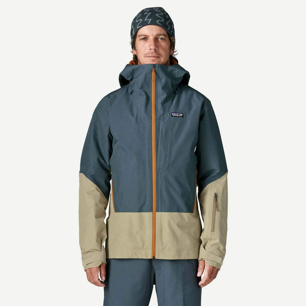 Patagonia Insulated Storm Shift Jacket da uomo Summit Blue: giacca blu e beige indossata, vista frontale