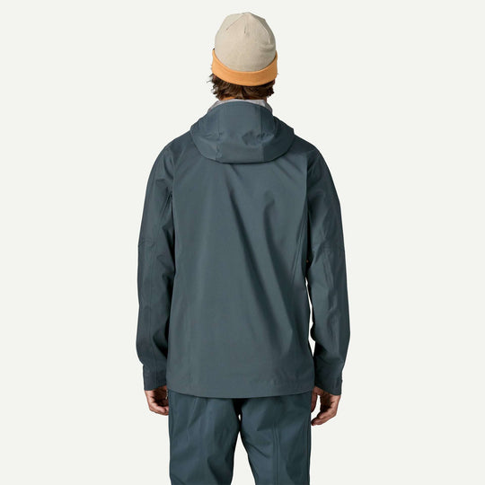 Patagonia Stormstride Jacket Summit Blue: indossata, vista posteriore