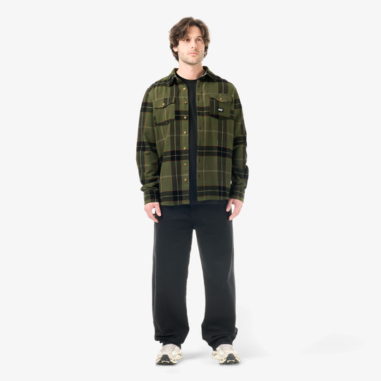 Picture Hillsboro Shirt Olivine – indossato, vista frontale