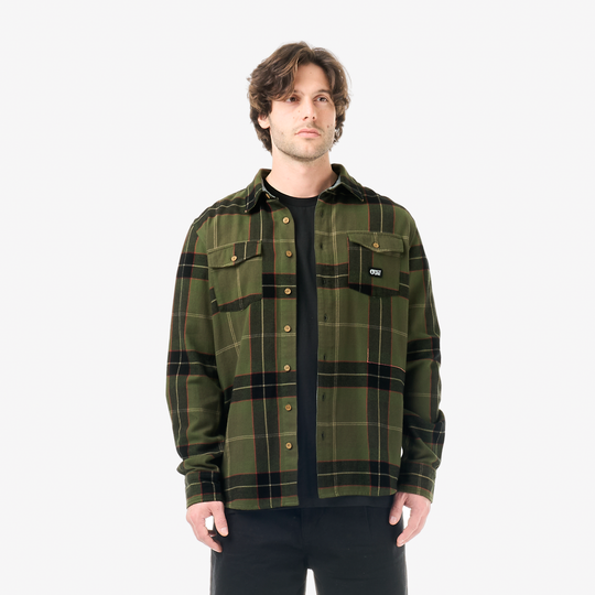 Picture Hillsboro Shirt Olivine – indossato, vista frontale