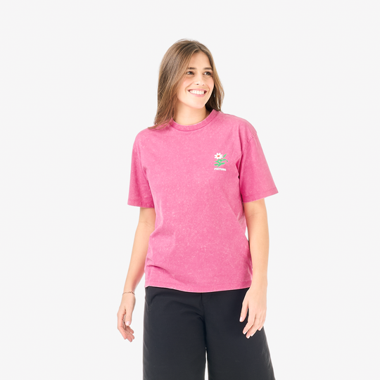 Picture Lyra Tee Beetroot Powder Washed, indossato frontale intero