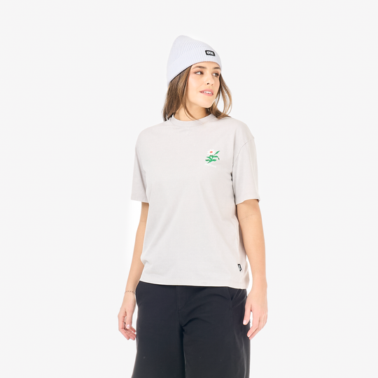 Picture Lyra Tee Vapor Grey Washed, indossato frontale intero