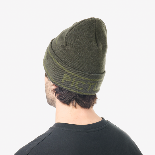 Picture Mountain Beanie Grape Leaf, indossato retro uomo