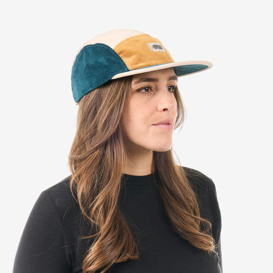 Picture Patchwork Cap Reuse 13, indossato donna