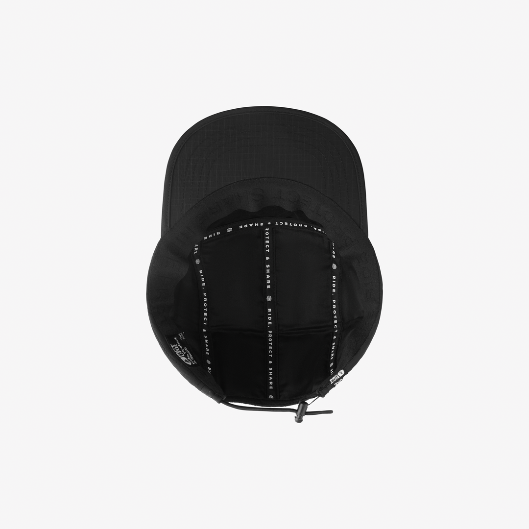 Picture Puffy Cap Black, interno
