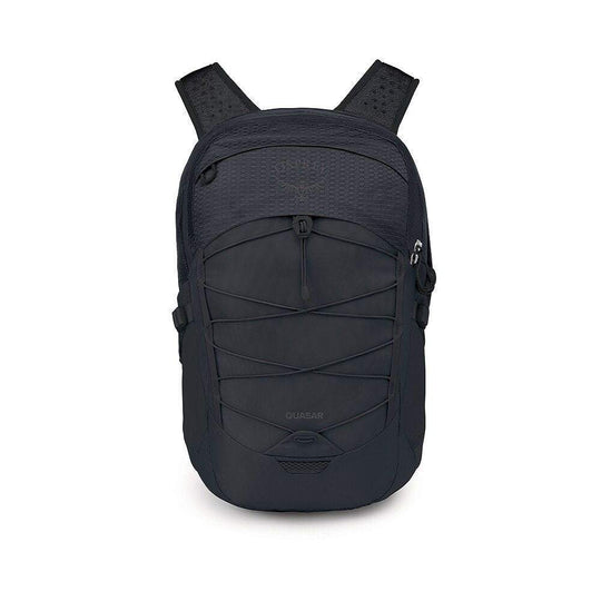 Zaino Quasar nero in nylon riciclato, con tasca frontale e cordini elastici incrociati regolabili.