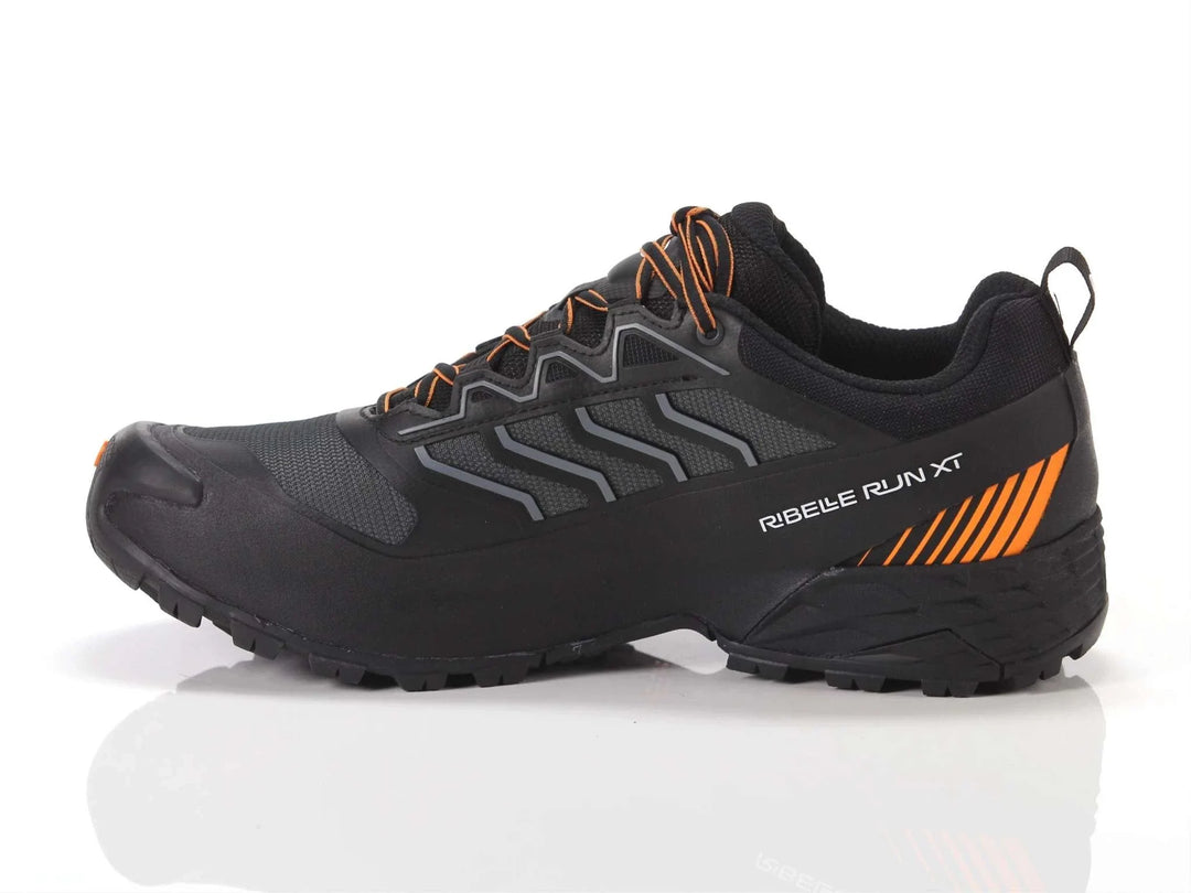 Ribelle Run XT Gtx waterproof trail running shoe with Gore-tex technology and durable sole for all terrains.
