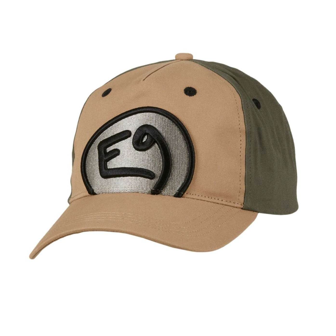 Cappello con visiera beige e verde, ricamo anteriore, 100% cotone.