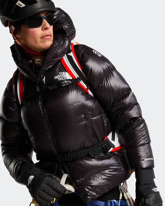 The North Face W Summit Pumori Down Parka - TNF Black - backpack and harness compatibility on model
