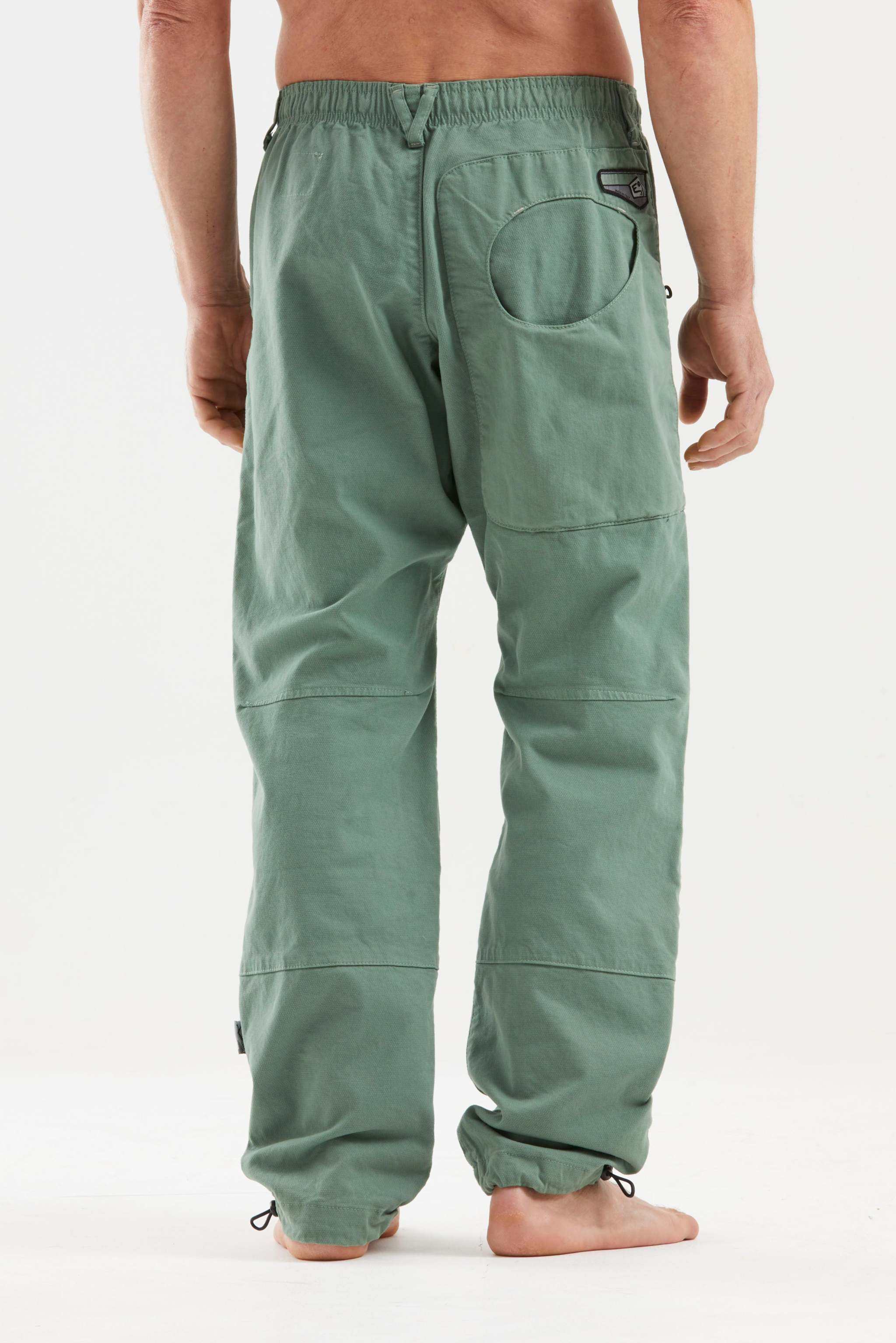 Pantaloni da outdoor in cotone biologico con inserti a contrasto e vestibilità slim