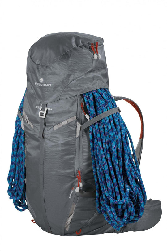 Zaino Rutor 30 for ski mountaineering and alpine activities, featuring ergonomic design with rope storage and removable hood.