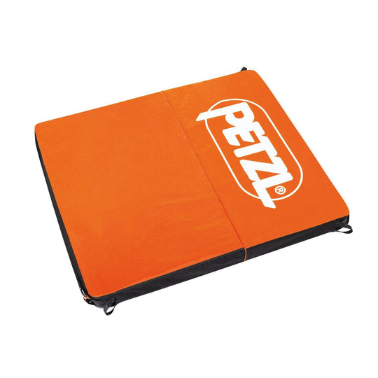 Crash Pad Alto with durable orange design for bouldering protection.